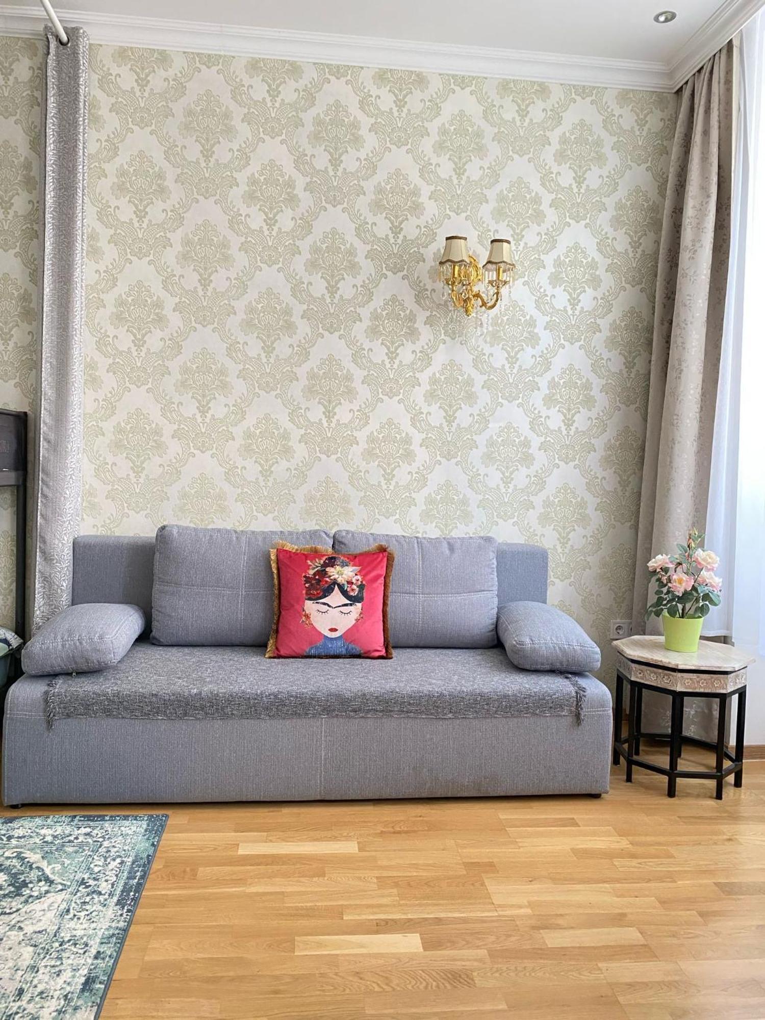 Inter Apartment